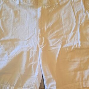 Roundtree & Yorke White Flat Front Shorts